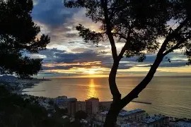 易游体育-马拉加主场万人空巷，受疫情影响