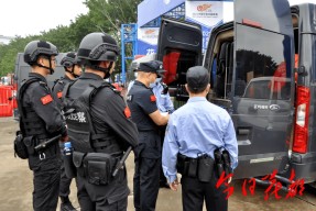 易游体育赛事中心-包含技战术演练频密，球队实战表现更上一层楼的词条