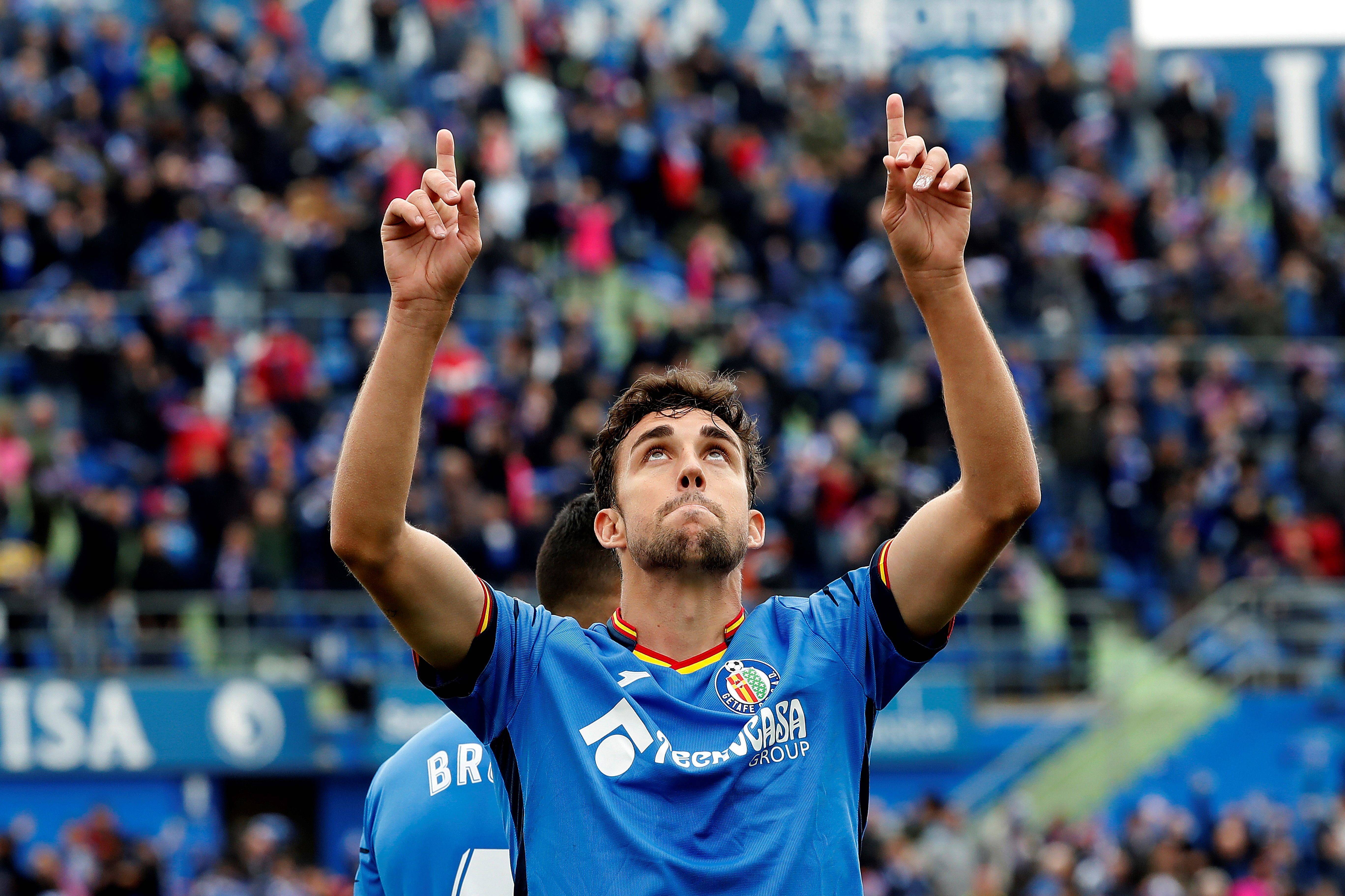 关于西甲球队签下新后卫,强化后防线的信息 关于西甲球队签下新后卫,强化后防线的信息