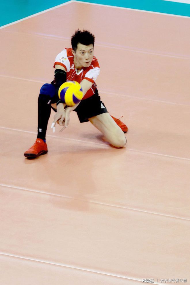 包含鲁能角逐亚冠，蔡振华为冠卫阶段视察的词条