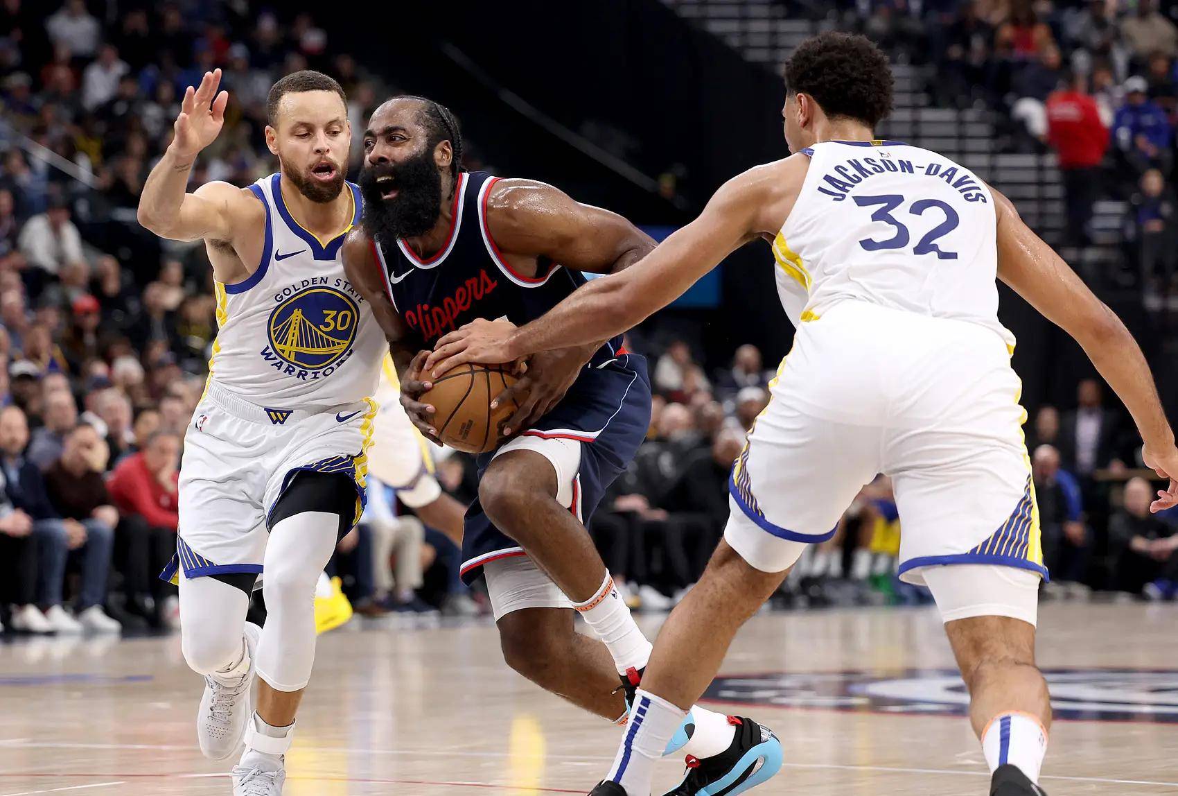 包含哈登转投凯尔特人，带领球队跻身东部前列？的词条